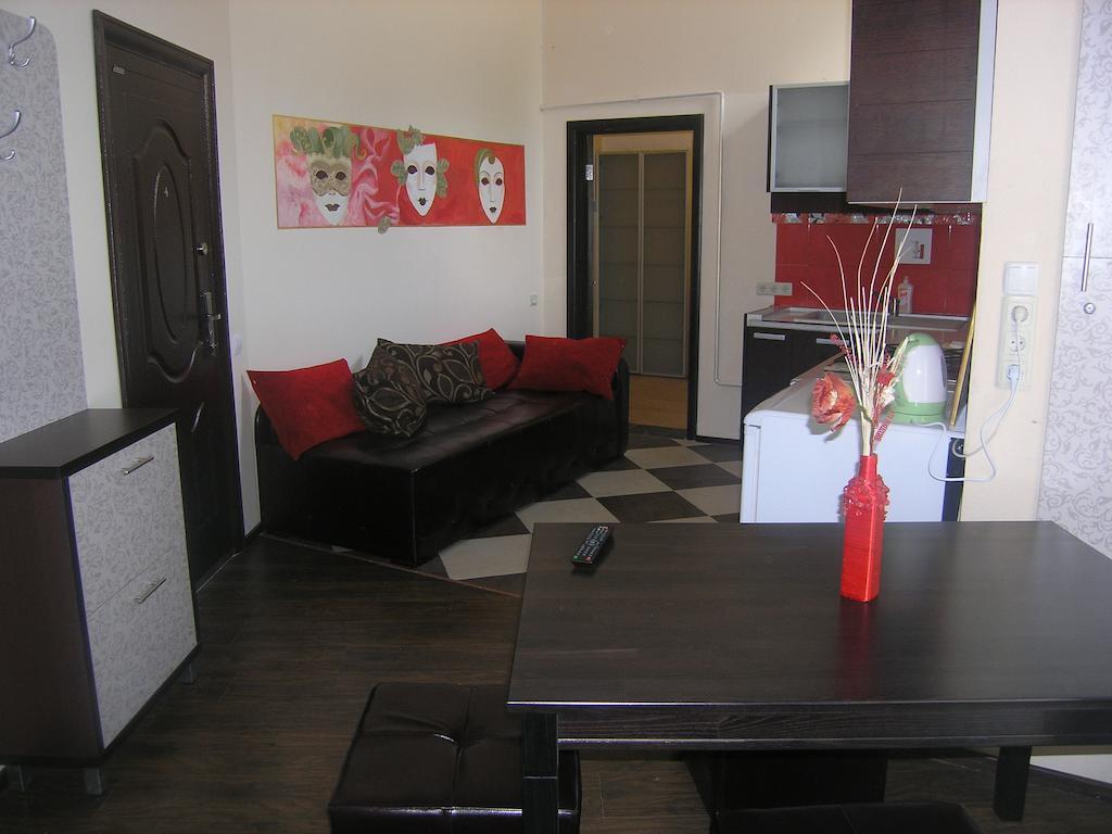 Art Villa On Sumskaya Street خاركيف الغرفة الصورة